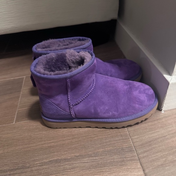 purple low uggs - Picture 4 of 4
